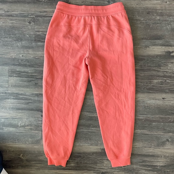 Lululemon High Rise Scuba Jogger - Picture 3 of 6